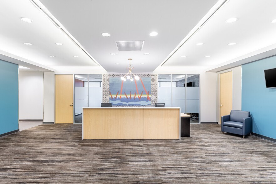 More Photos Of 7500 College Blvd, Overland Park Coworking Space