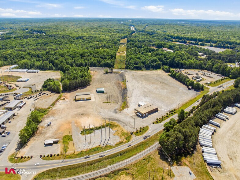 More Photos Of 1364 Candler Rd, Gainesville Truck Terminal For Lease