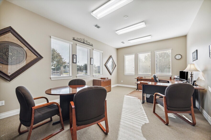 More Photos Of 435 Mason Park Blvd, Katy Loft Creative Space For Sale