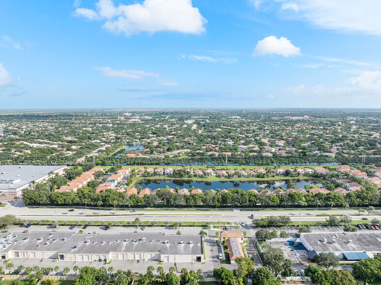 More Photos Of 11300-11354 Wiles Rd, Coral Springs General Retail For Lease