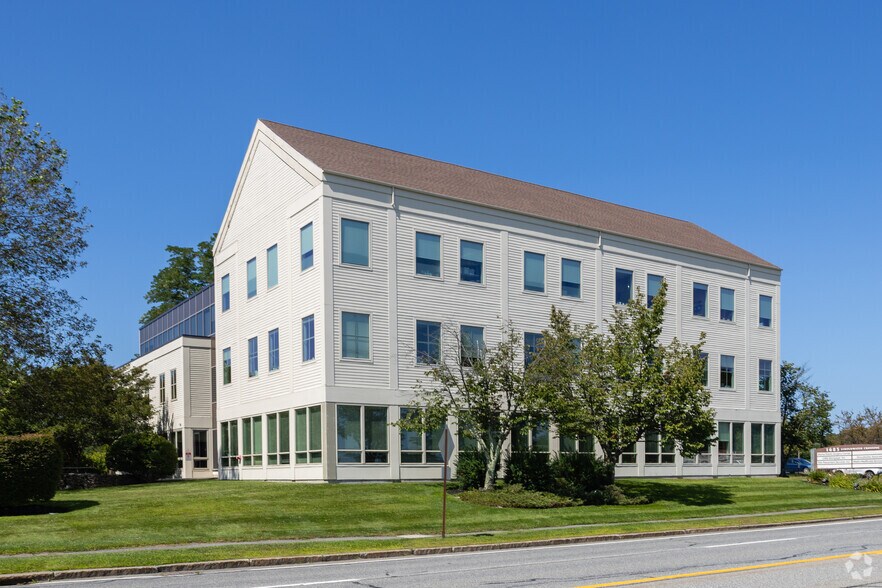 More Photos Of 1685 Congress St, Portland Office For Sale
