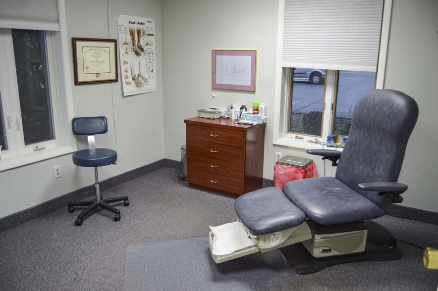 More Photos Of 9600 Main St, Clarence Medical For Sale