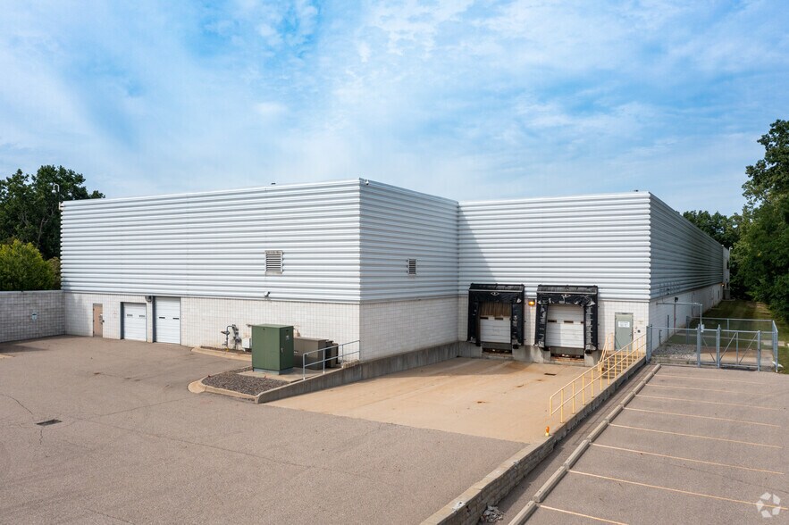 More Photos Of 43811 Plymouth Oaks Blvd, Plymouth Manufacturing For Sale