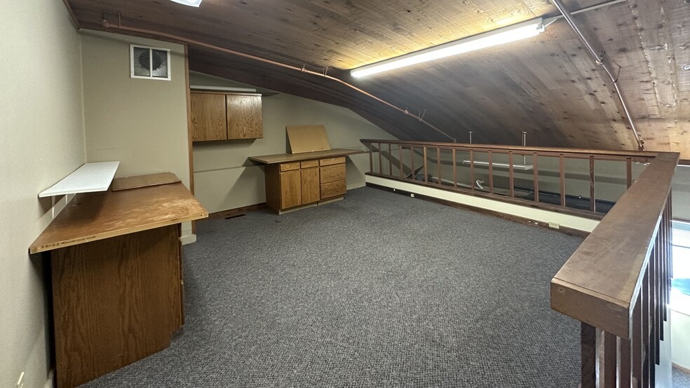 More Photos Of 1106 Douglas St, Longview Medical For Sale