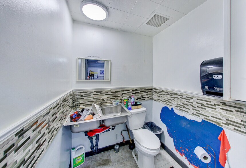 More Photos Of 1860 N Hacienda Blvd, La Puente Auto Repair For Sale