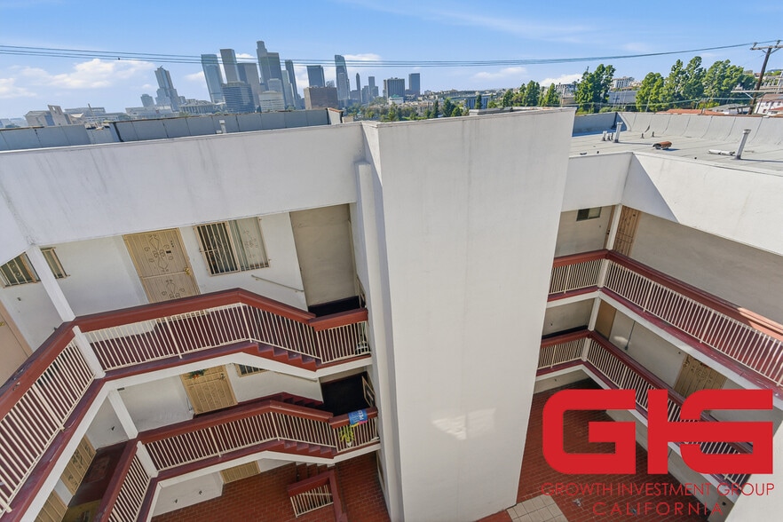 More Photos Of 939 W College St, Los Angeles Apartments For Sale