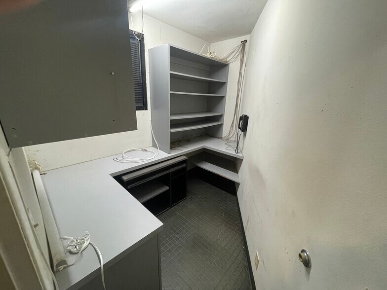 More Photos Of 3519 E Coast Hwy, Corona Del Mar Storefront For Lease