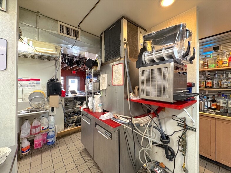 More Photos Of 26-30 S San Francisco St, Flagstaff Storefront Retail Office For Lease