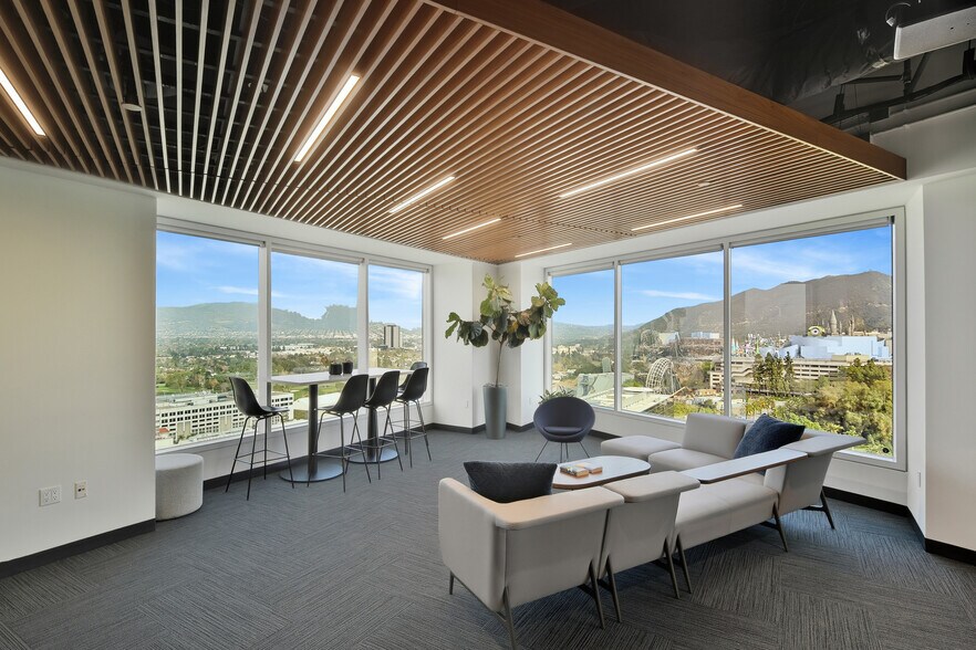 More Photos Of 10 Universal City Plz, Universal City Office For Lease