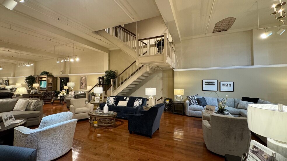 More Photos Of 223 Northampton St, Easton Apartments For Sale