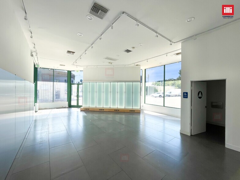 More Photos Of 1000 N Fairfax Ave, West Hollywood Storefront For Sale
