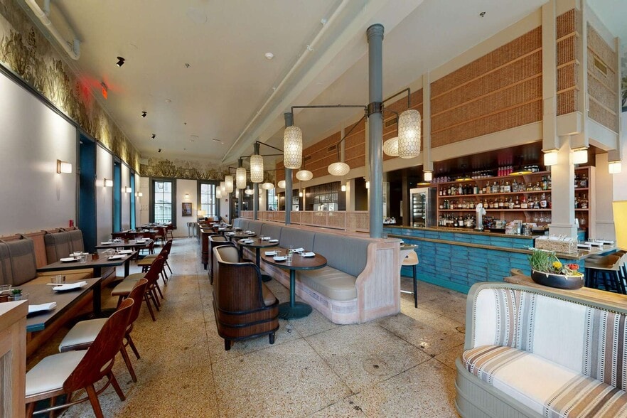 More Photos Of 135 E Commerce St, San Antonio Restaurant For Sale