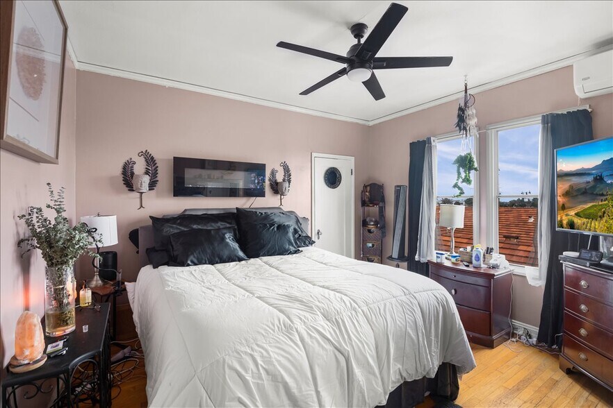 More Photos Of 3719 Emerson St, Oakland Apartments For Sale