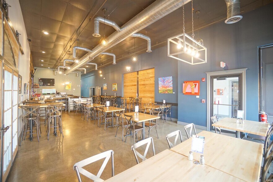 More Photos Of 701 Main St, Rochester Restaurant For Sale