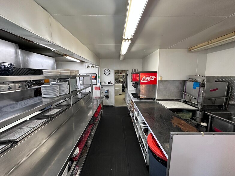 More Photos Of 11-15 2nd Ave, Haines Freestanding For Sale