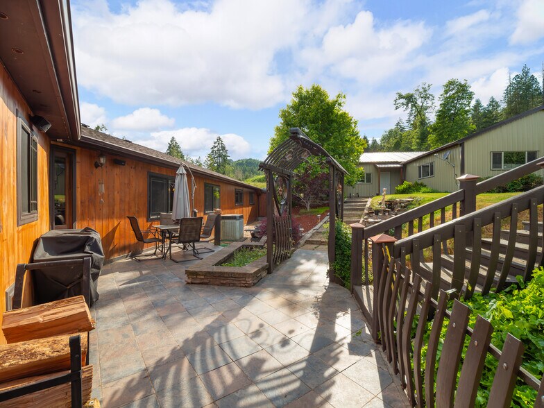 More Photos Of 1329 Larson Rd, Roseburg Winery Vineyard For Sale