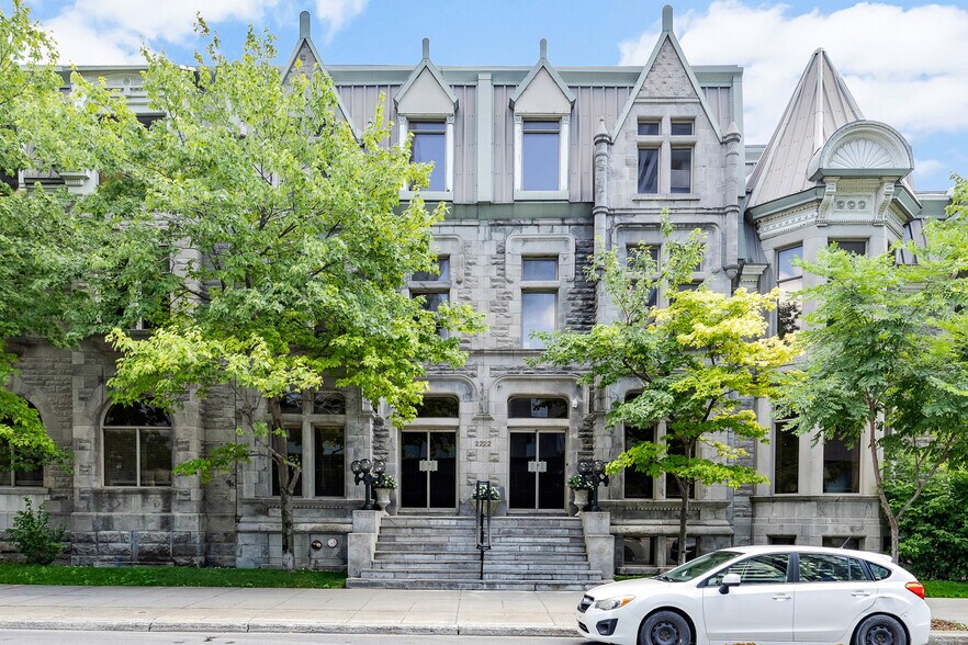 Primary Photo Of 2222 Boul René-Lévesque O, Montréal Medical For Lease