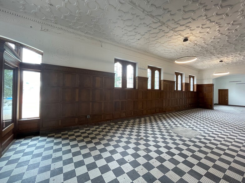 More Photos Of 415 DeBaliviere Ave, Saint Louis Apartments For Lease