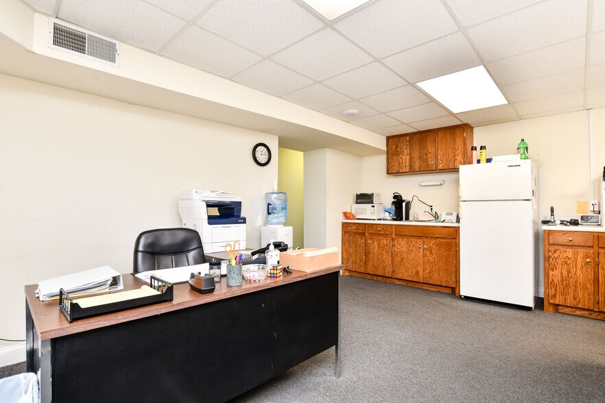 More Photos Of 124 N Charleston St, Blacksburg Warehouse For Sale