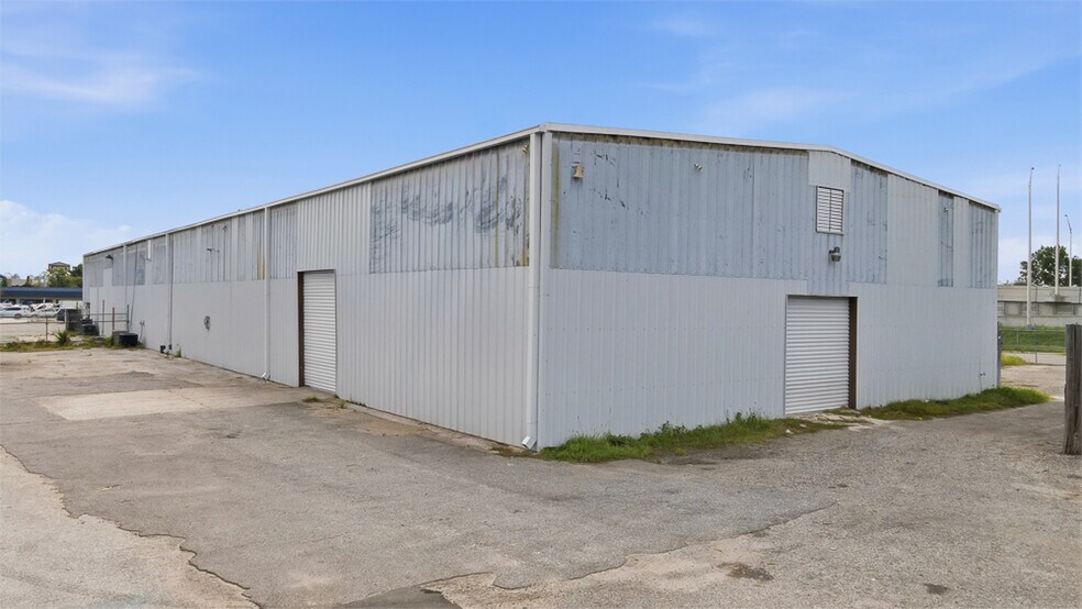 More Photos Of 619 Cassat Ave, Jacksonville Warehouse For Lease