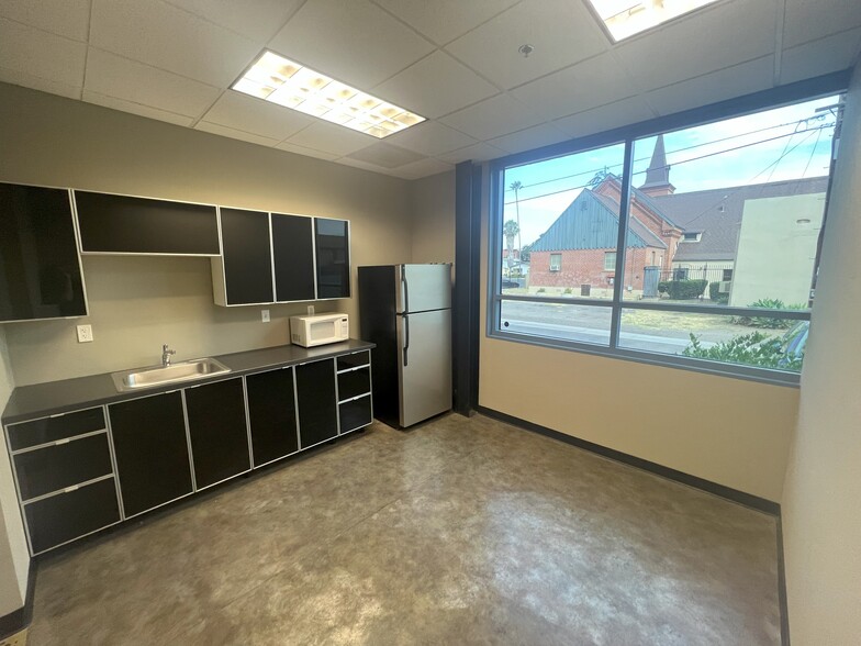 More Photos Of 350 W 5th Ave, Escondido Office For Sale