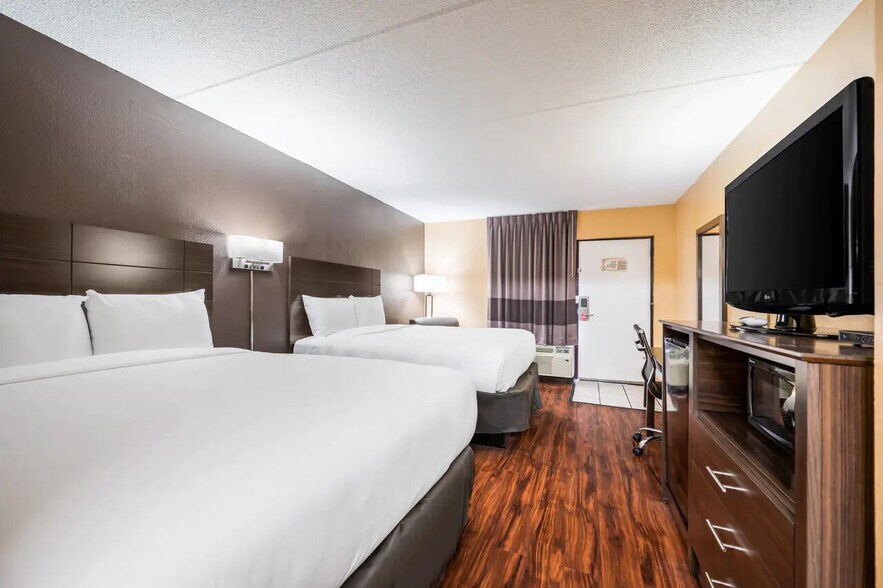 More Photos Of 2015 Military Rd, Columbus Hotel For Sale