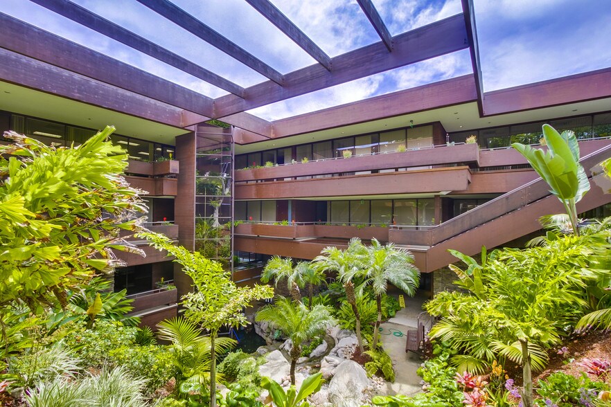 More Photos Of 445 Marine View Ave, Del Mar Office For Lease