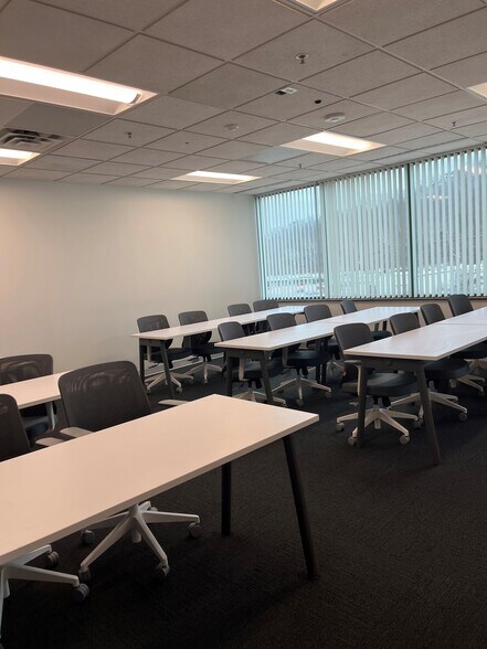 More Photos Of 135 Corporate Centre Dr, Scott Depot Office For Lease