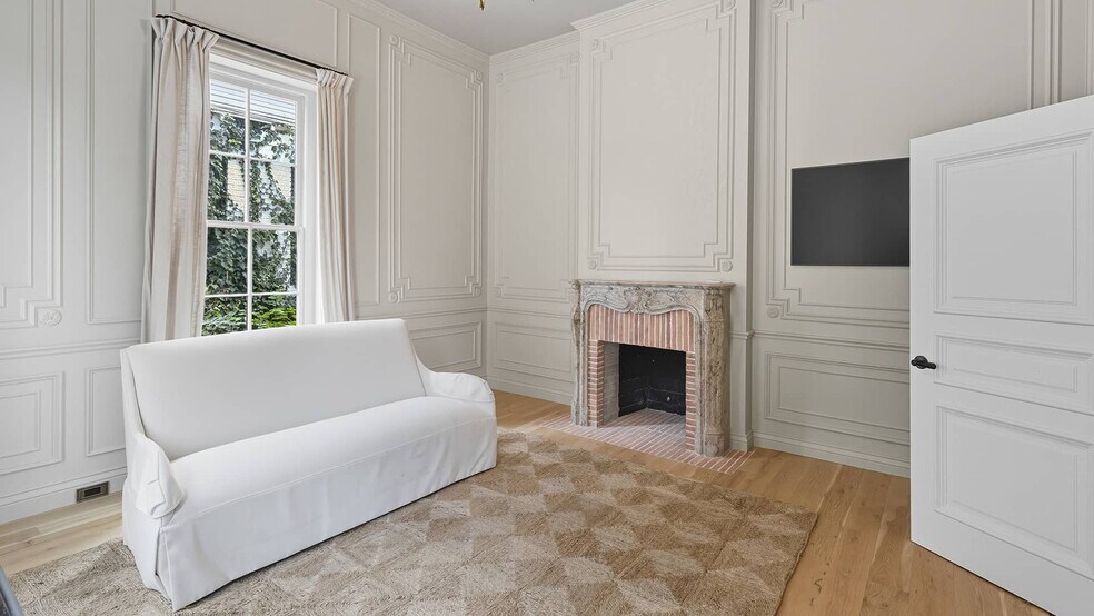 More Photos Of 1008 West Ave, Austin Unknown For Lease