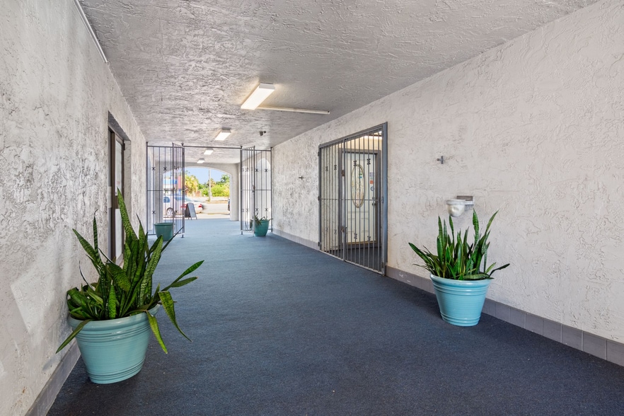 More Photos Of 7926 W Hillsborough Ave, Tampa Office For Sale