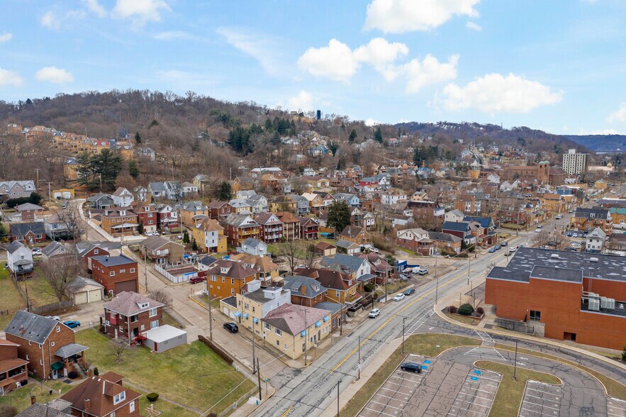 More Photos Of 848 Duss Ave, Ambridge Storefront Retail Residential For Sale