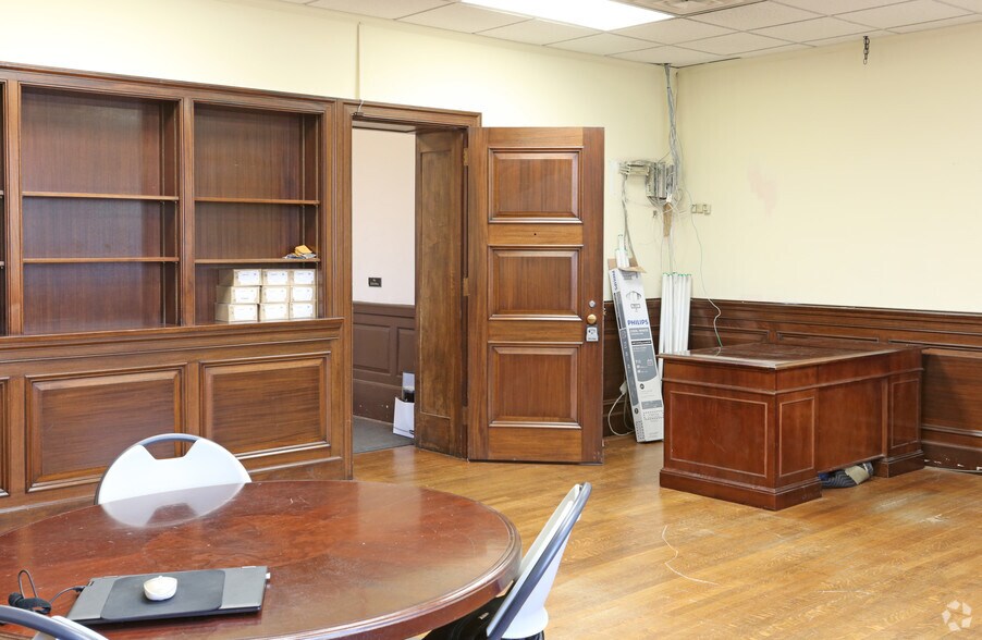 More Photos Of 970 New Brunswick Ave, Rahway Warehouse For Lease