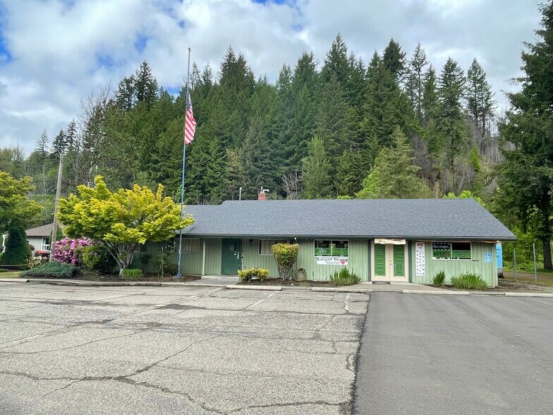 Primary Photo Of 815 NW Santiam Blvd, Mill City General Retail For Sale