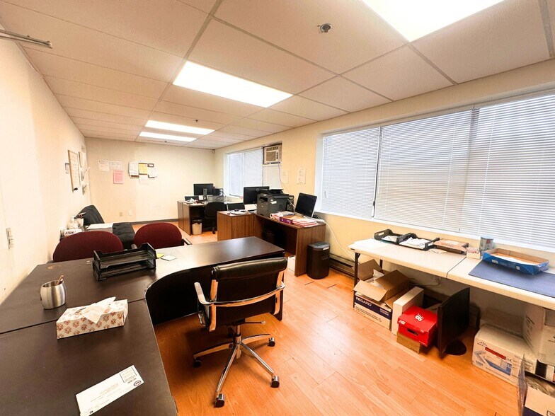 More Photos Of 12800 Bathgate Way, Richmond Warehouse For Lease