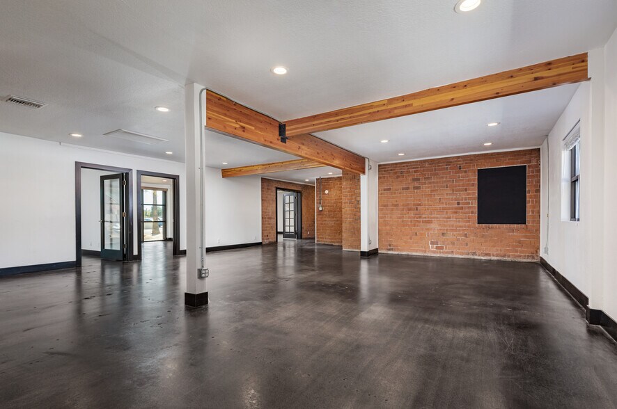 More Photos Of 1018 W Roosevelt St, Phoenix Loft Creative Space For Lease
