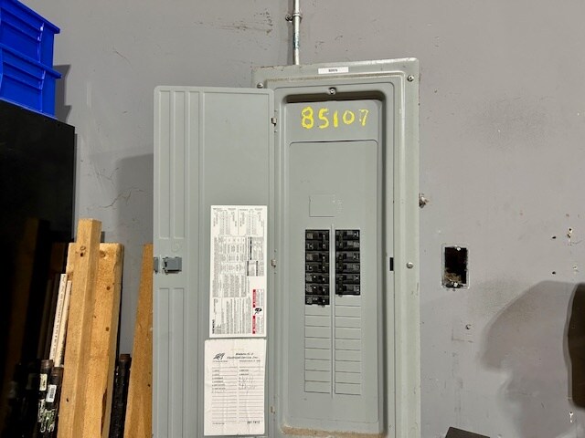 More Photos Of 85107 Commercial Park Dr, Yulee Warehouse For Lease