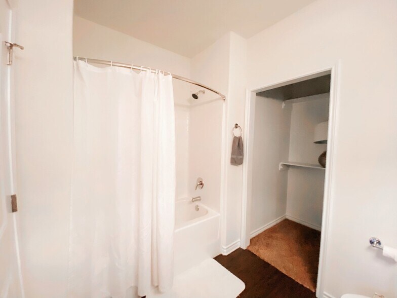 More Photos Of 2888 Nash St, Bryan Apartments For Sale