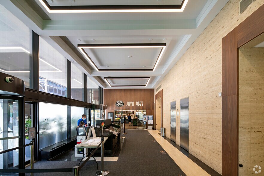 More Photos Of 180 Dundas St W, Toronto Office For Lease