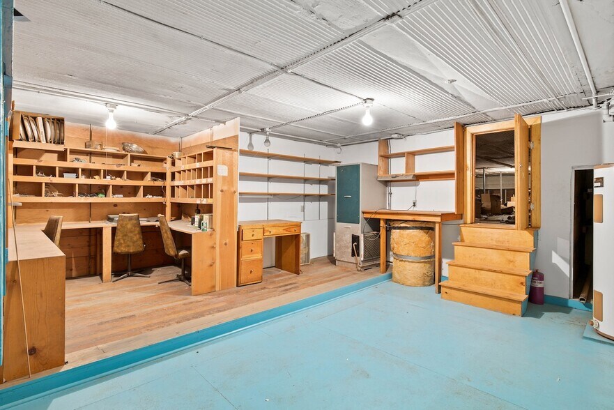 More Photos Of 313 N Main St, Ellensburg General Retail For Sale