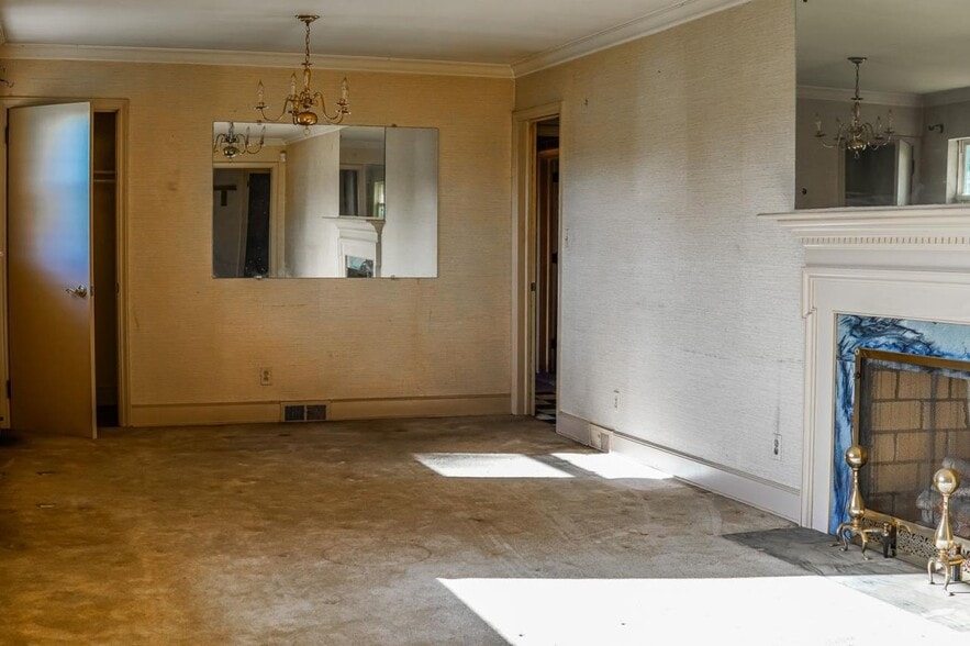 More Photos Of 4924 Freedom Dr, Charlotte Flex For Sale