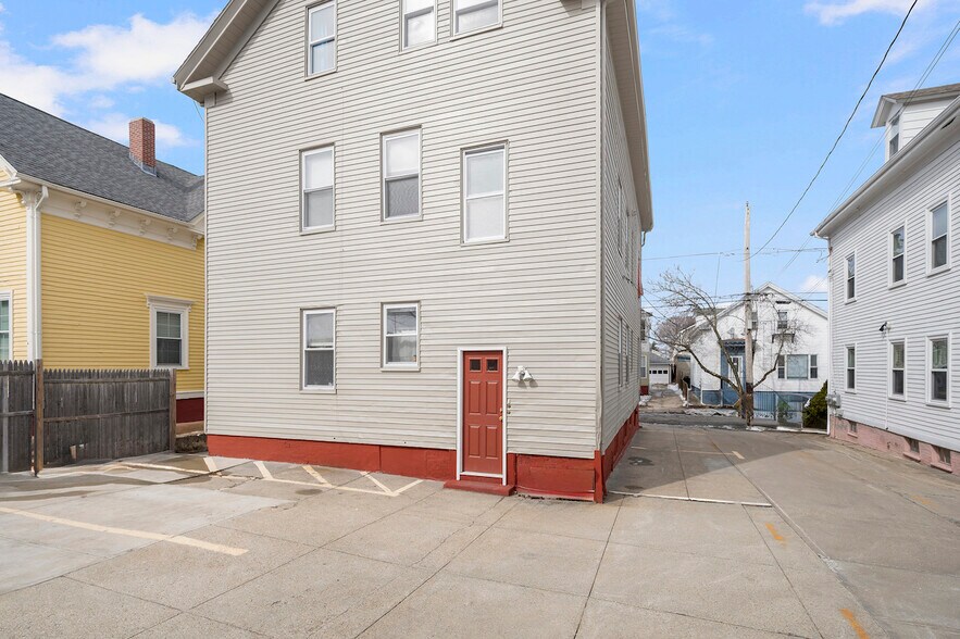 More Photos Of 98 Penn St, Providence Apartments For Sale