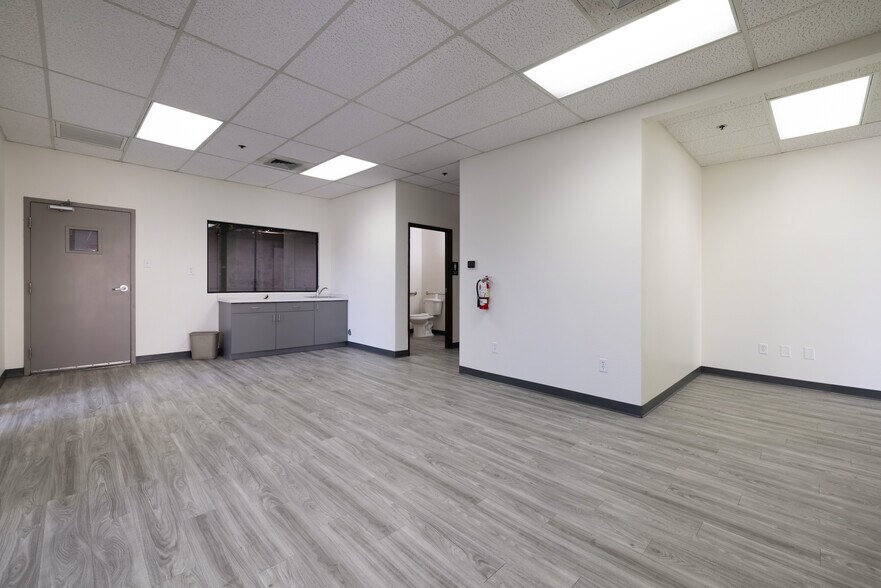 More Photos Of 3446-3466 S 7th St, Phoenix Warehouse For Lease