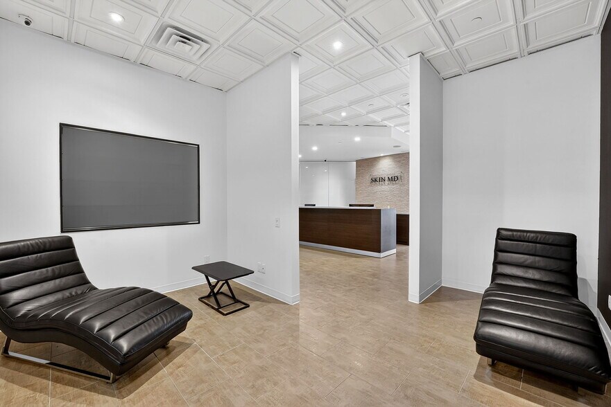 More Photos Of 3075 Hospital Gate, Oakville Medical For Lease