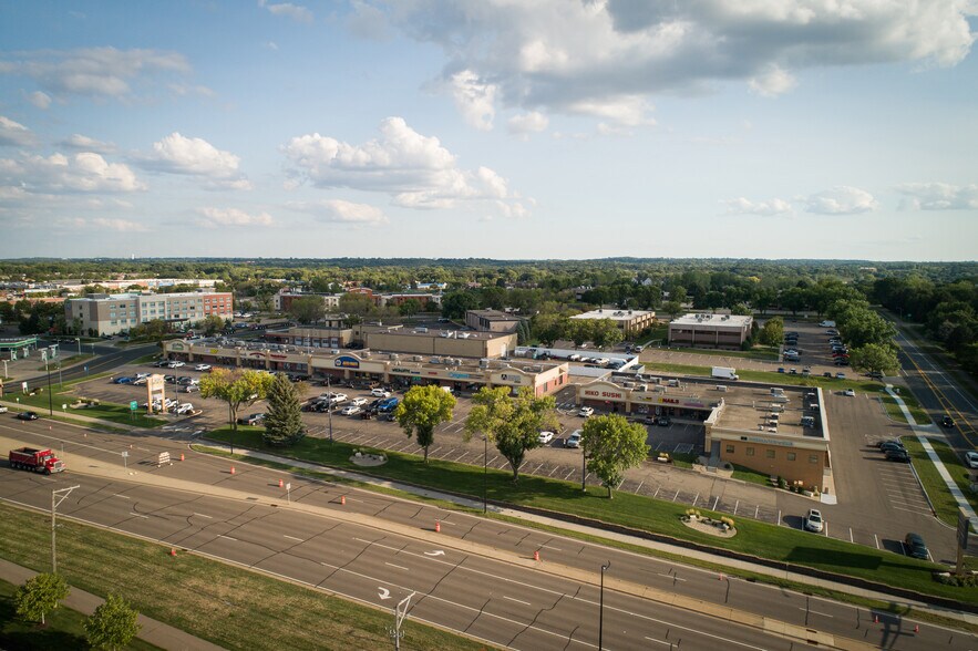 More Photos Of 3400-3410 Federal Dr, Saint Paul Office For Lease