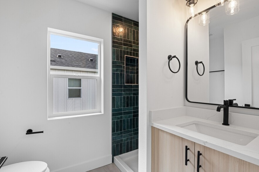 More Photos Of 4380 NE Going St, Portland Multifamily For Sale
