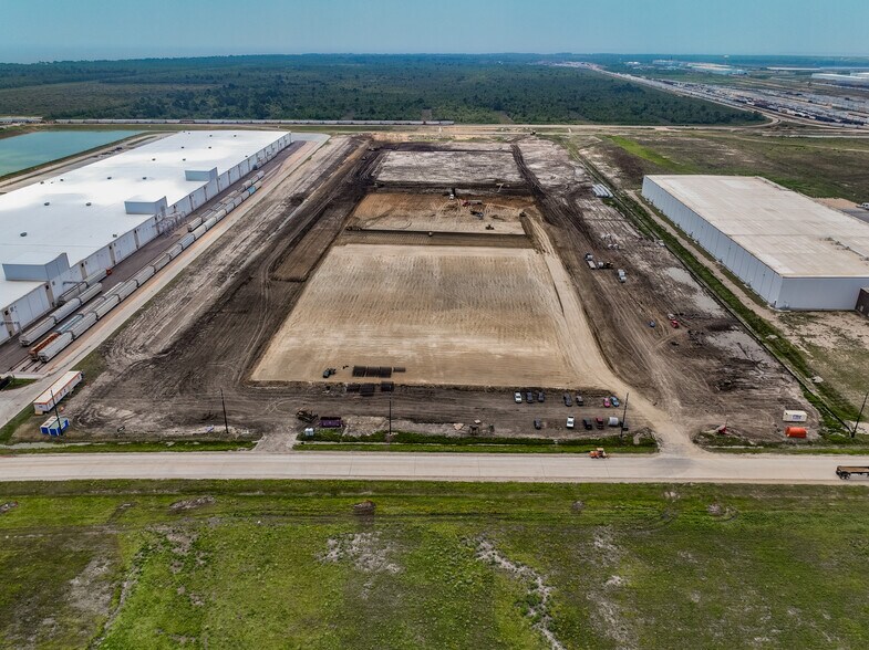 More Photos Of 6500 Nita Way, Baytown Distribution For Sale