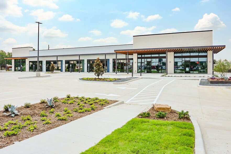 More Photos Of 1417 Graham Dr, Tomball General Retail For Sale