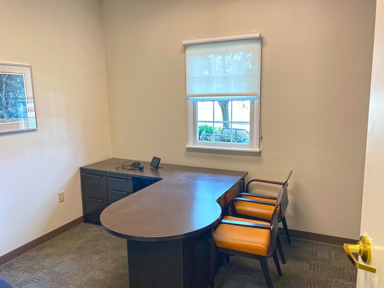 More Photos Of 1245 Cocoa Ave, Hershey Office For Sale