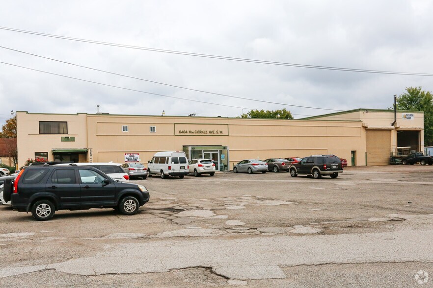 Primary Photo Of 6404 Maccorkle Ave, Saint Albans Office For Lease
