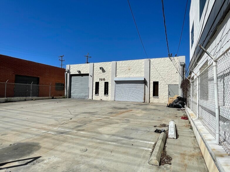 More Photos Of 7313-7315 Ethel Ave, North Hollywood Warehouse For Sale